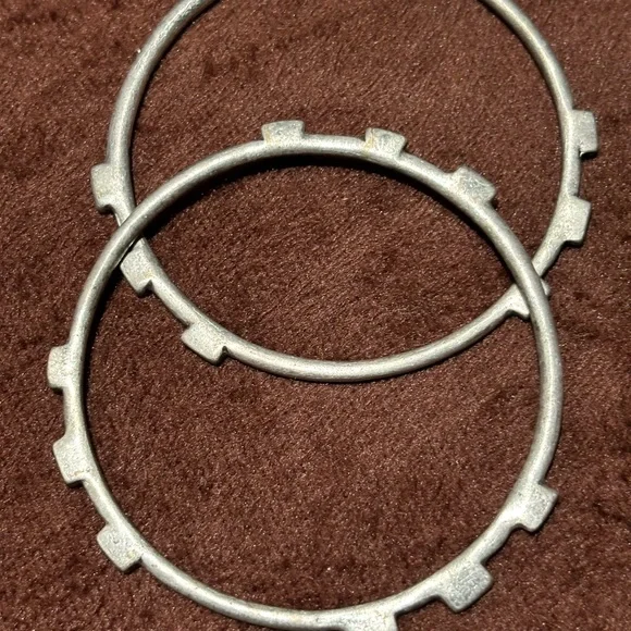 Eight Assorted Pattern Metal Bracelets Silver Women - Picture 9 of 16